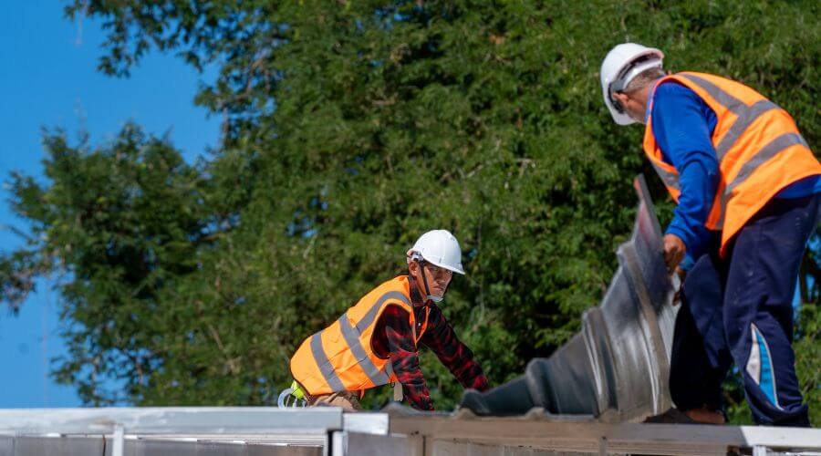Professional residential roofers in Midway, AL